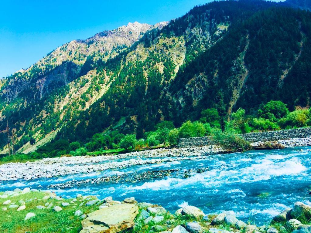 Chitral Inn Resort Zewnętrze zdjęcie