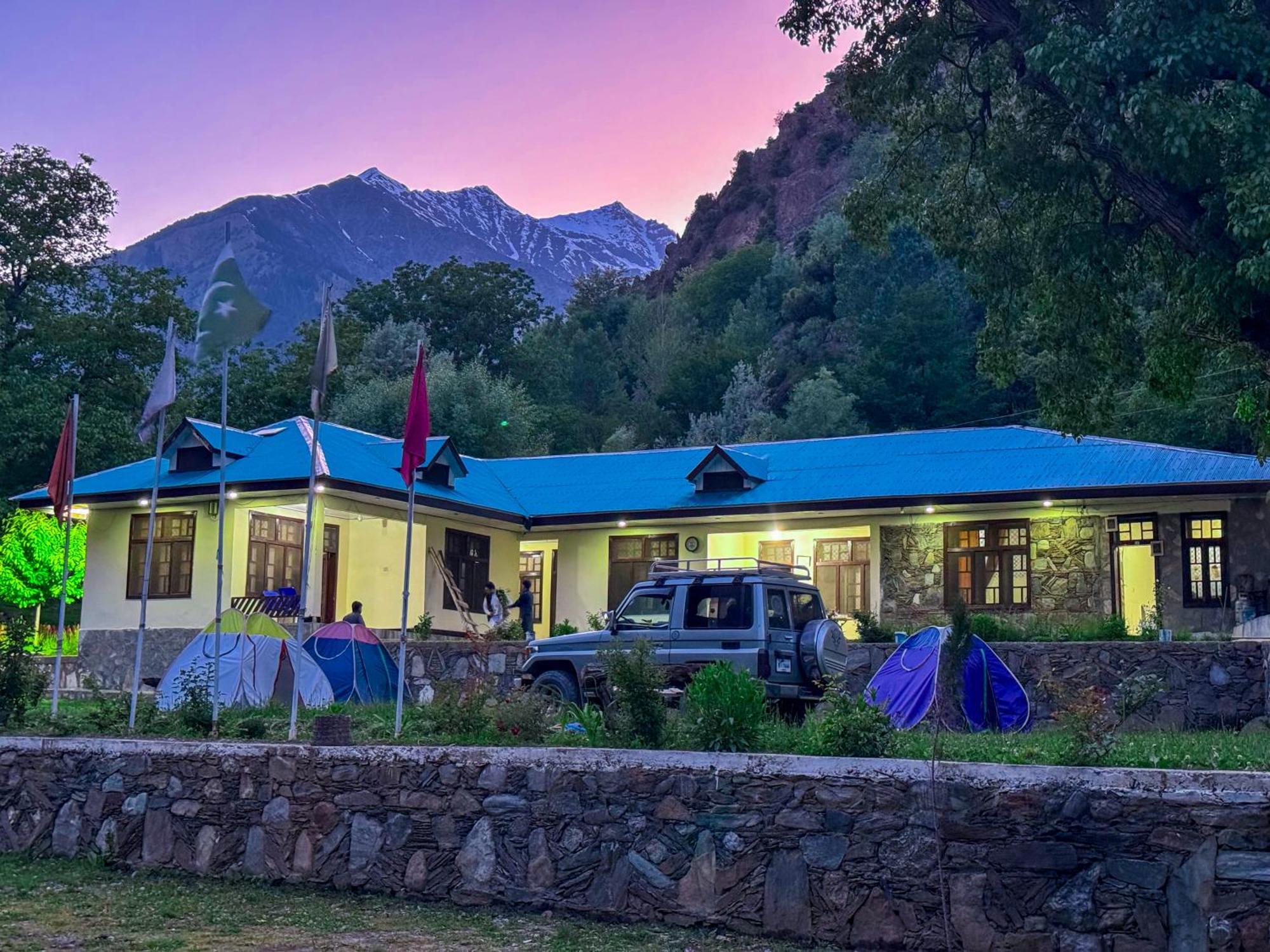 Chitral Inn Resort Zewnętrze zdjęcie